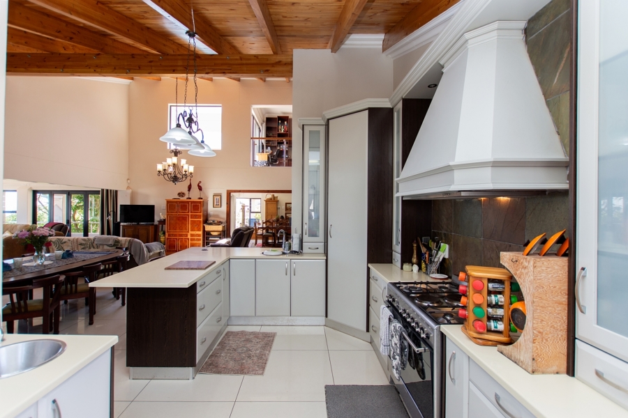 5 Bedroom Property for Sale in Myburgh Park Western Cape